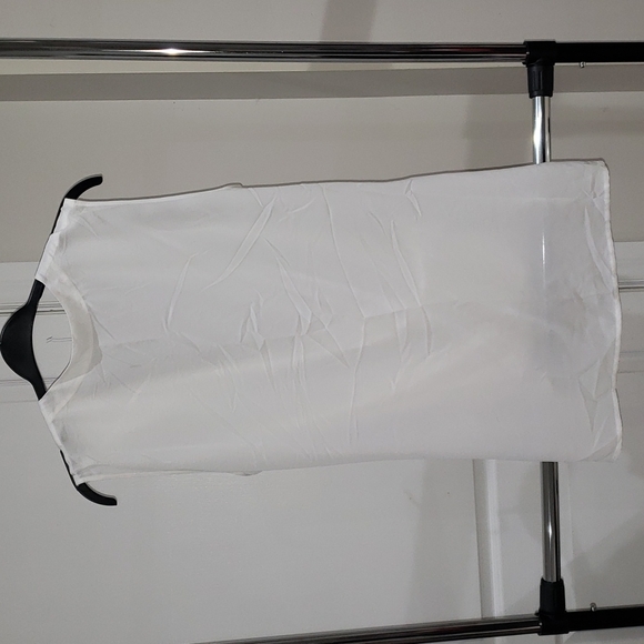 Danier, Size XL, Sleeveless white - Picture 3 of 3